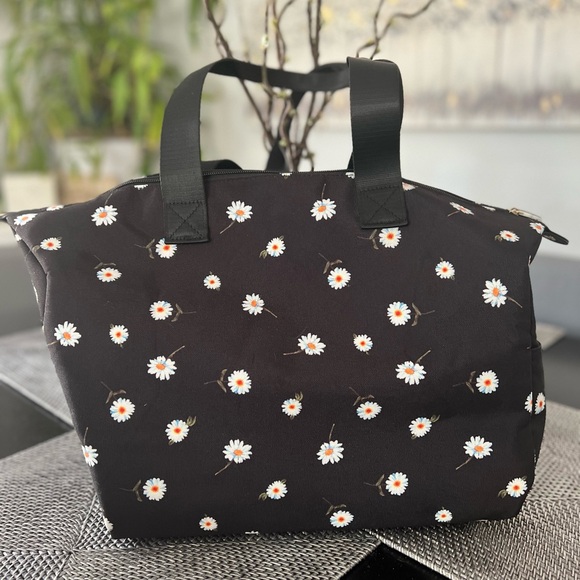 Alice and Olivia duffle bag in good condition - Picture 5 of 10